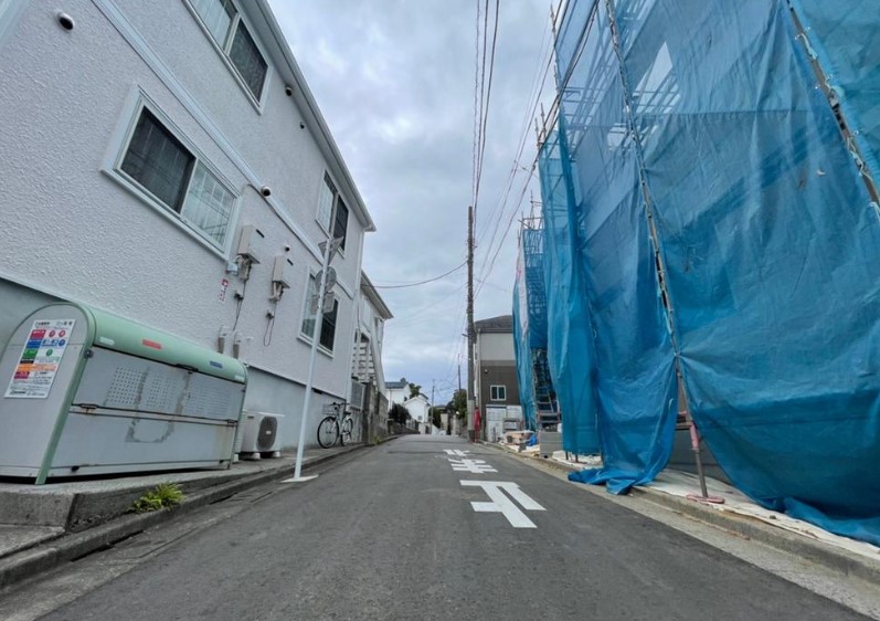 中野区白鷺2丁目　新築一戸建て　前面道路含む外観